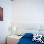Attico La Vela Vista Mare Апартаменты *