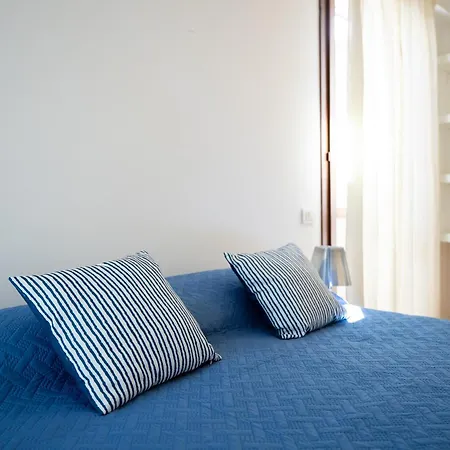 Attico La Vela Vista Mare Апартаменты *