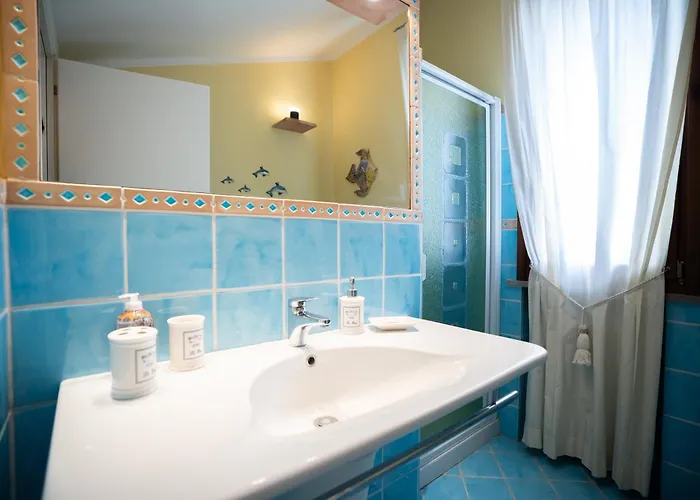 Attico La Vela Vista Mare 체르비아